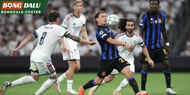 Inter Milan kiểm soát thế trận, Real Madrid gặp khó